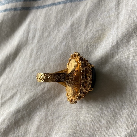 VINTAGE AVON ADJUSTABLE RING - Picture 2 of 4